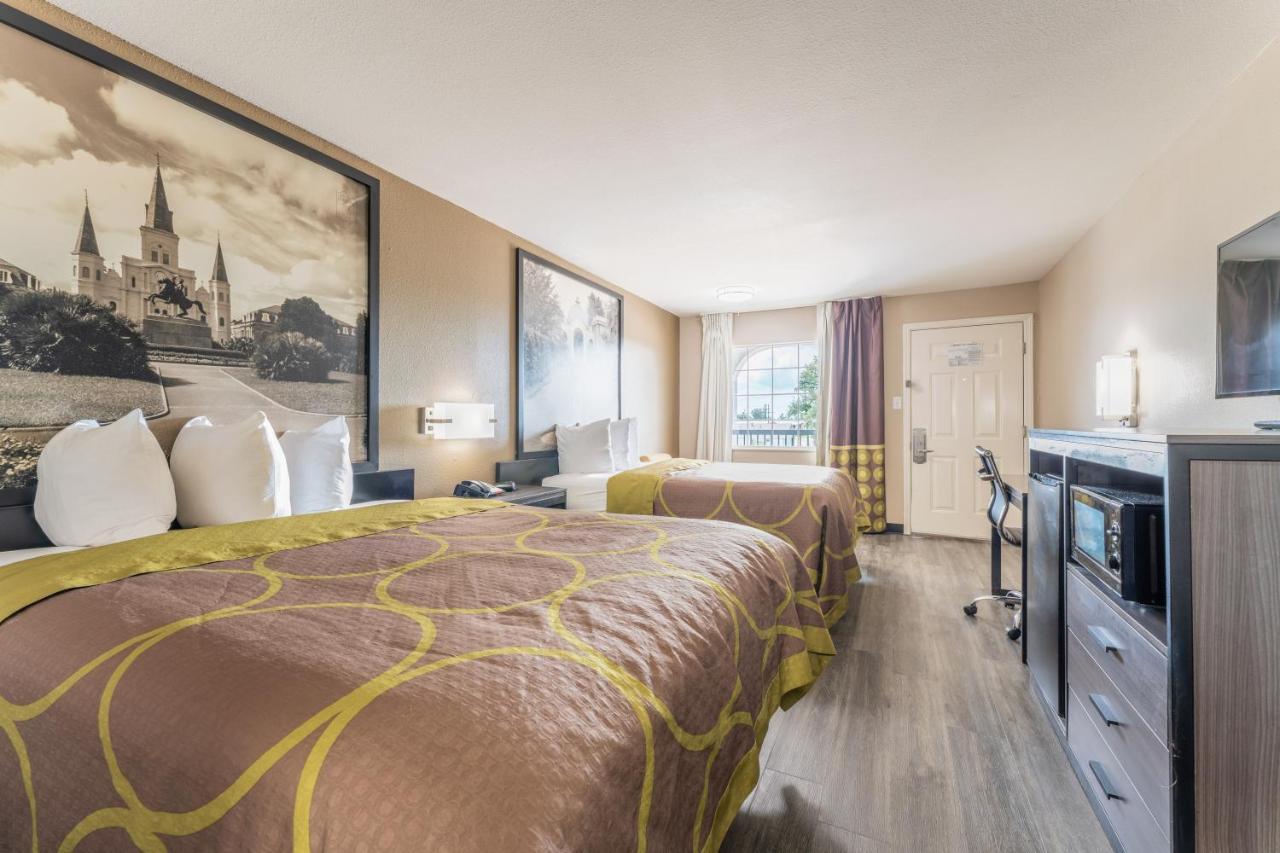 Super 8 By Wyndham Lake Charles Northeast Esterno foto