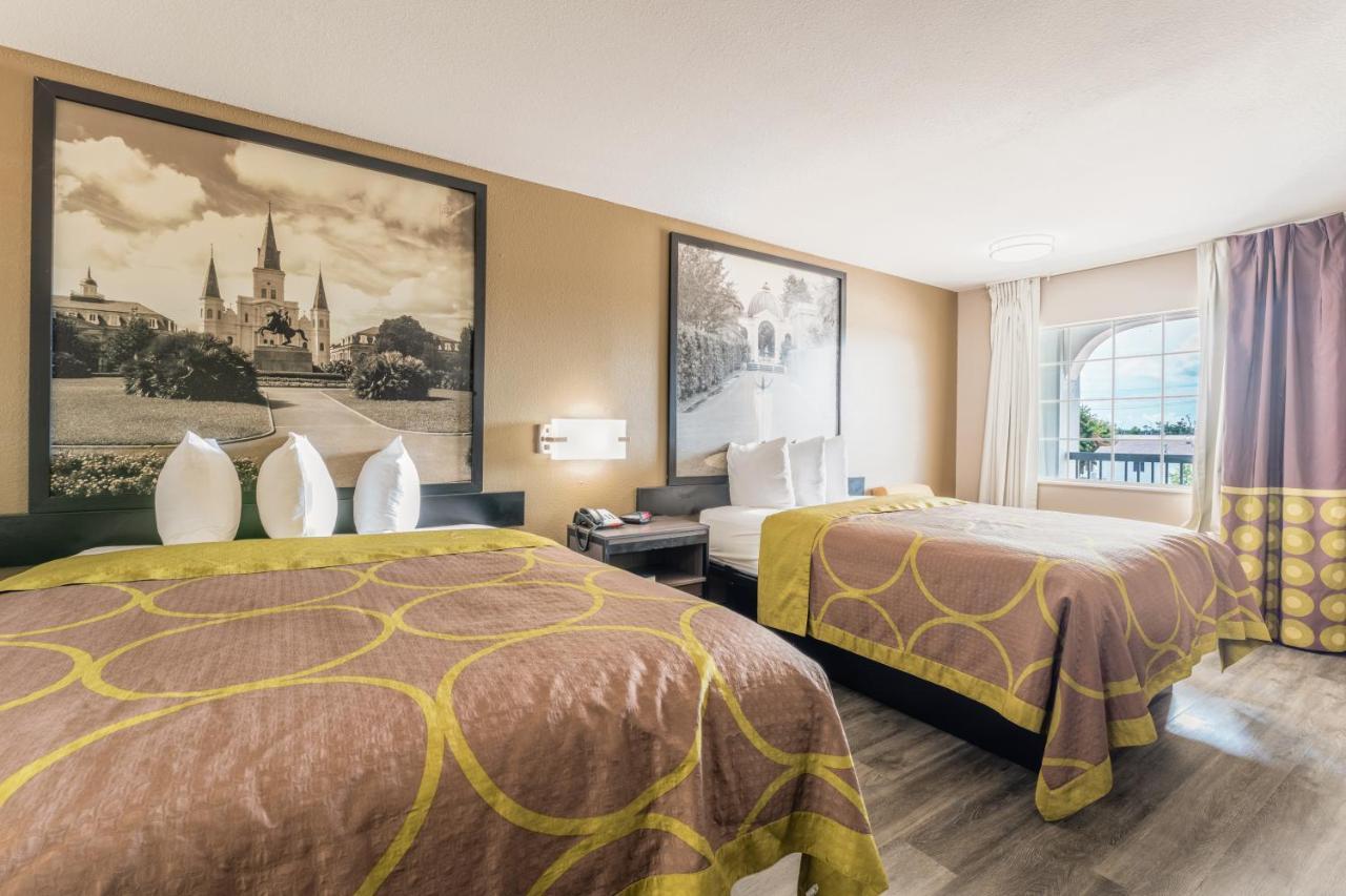 Super 8 By Wyndham Lake Charles Northeast Esterno foto